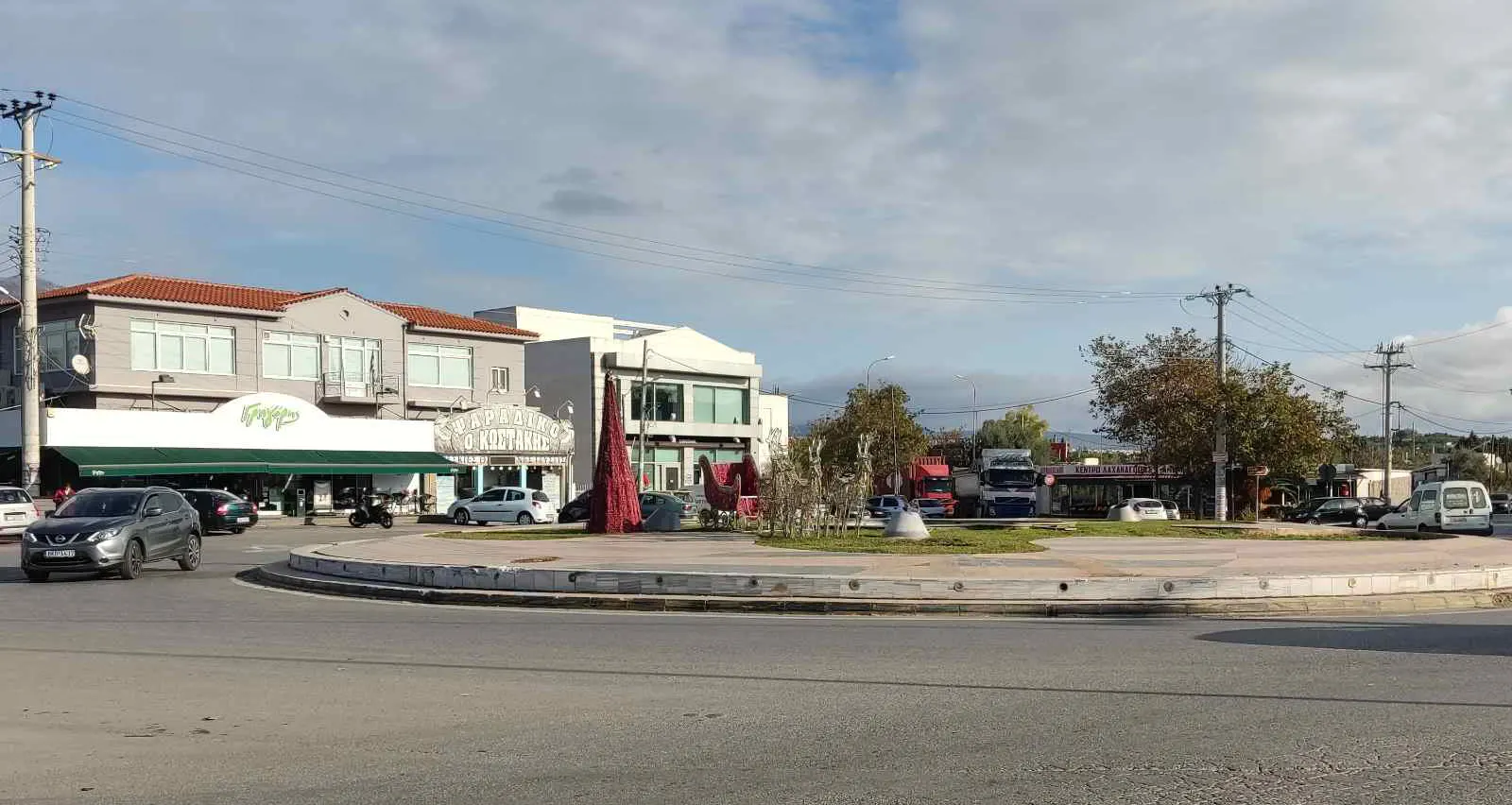 PLATEIA_SYNTRIBANI.webp